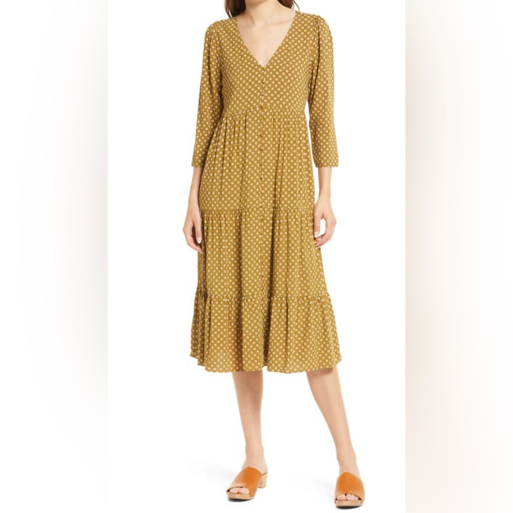 Madewell V-Neck Tiered Button-Front Midi Dress in Daisies Forever